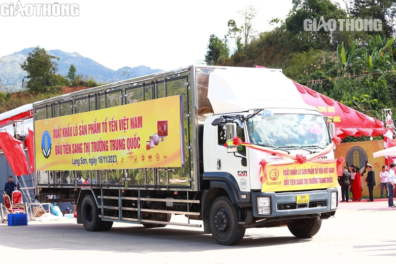 L&ocirc; yến ch&iacute;nh ngạch đầu ti&ecirc;n ch&iacute;nh thức th&ocirc;ng quan Trung Quốc - Ảnh 1.