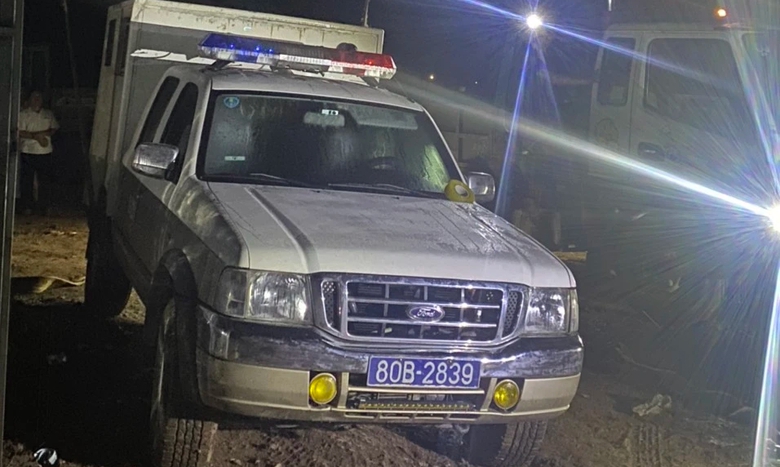 Tạm giữ hai phương tiện biển c&ocirc;ng vụ kh&ocirc;ng giấy tờ trong  - Ảnh 2.