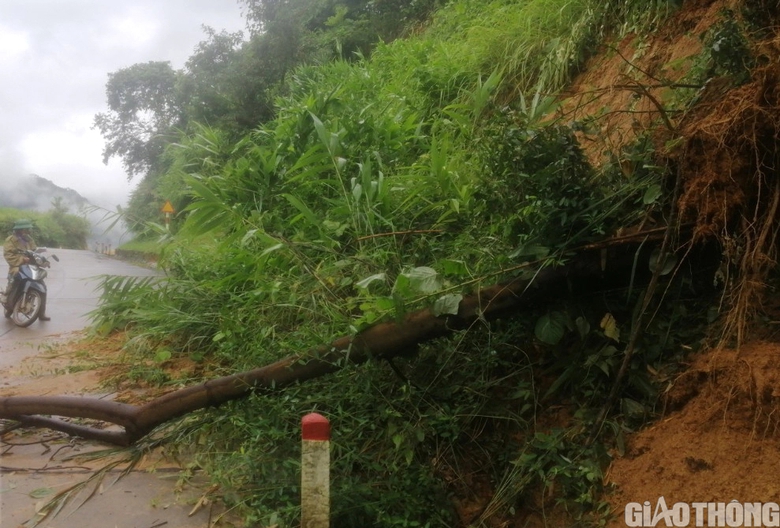 Nổ lực khắc phục sạt lở tr&ecirc;n đường Trường Sơn Đ&ocirc;ng qua Đắk Lắk - Ảnh 4.