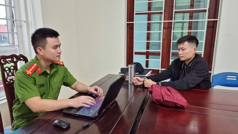 Ch&acirc;n dung nghi phạm g&acirc;y cướp ng&acirc;n h&agrave;ng ở Nghệ An - Ảnh 1.