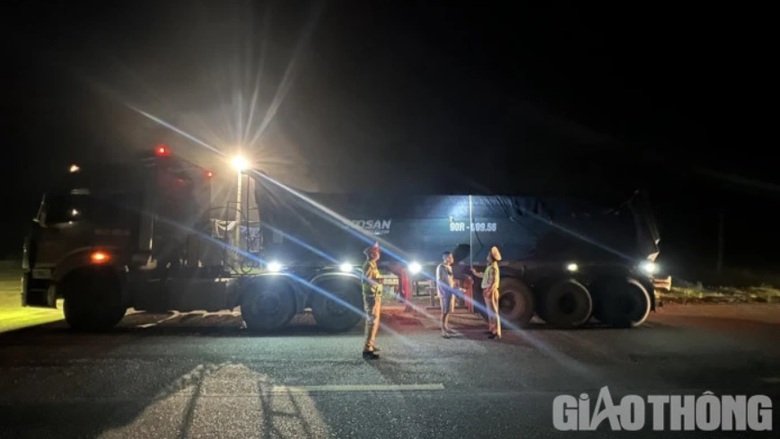 Quyết liệt kèm giải pháp phù hợp, bộ mặt vận tải Hòa Bình thay đổi từng ngày - Ảnh 3. Quyết liệt kèm giải pháp phù hợp, bộ mặt vận tải Hòa Bình thay đổi từng ngày - Ảnh 3.