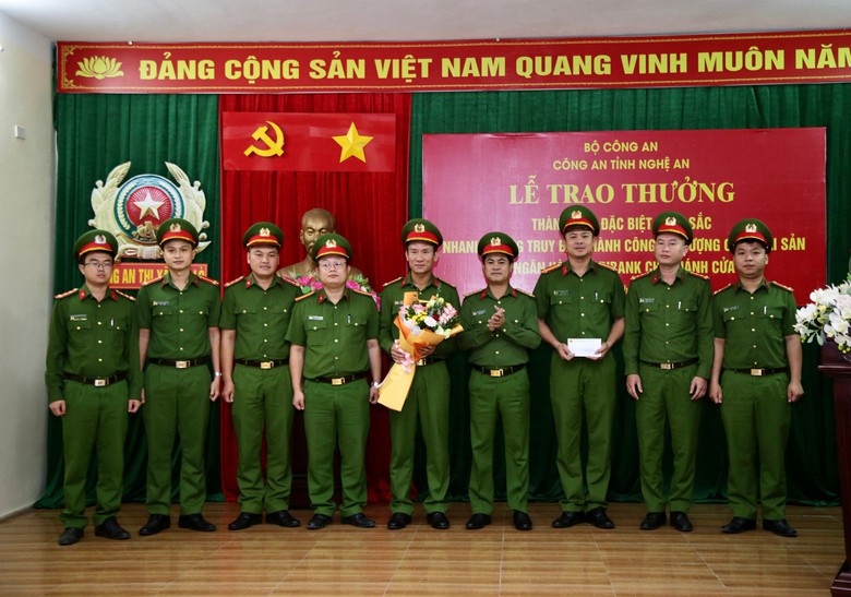Ch&acirc;n dung nghi phạm cướp ng&acirc;n h&agrave;ng ở Nghệ An - Ảnh 1.
