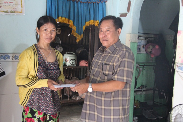 Ban ATGT tỉnh Ninh Thuận thăm hỏi gia đ&igrave;nh đồng b&agrave;o Rắc L&acirc;y tử vong v&igrave; TNGT - Ảnh 2.