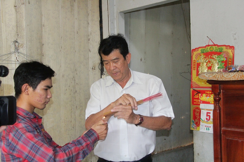 Uỷ ban ATGT Quốc gia thăm gia đ&igrave;nh c&oacute; người tử vong v&igrave; tai nạn giao th&ocirc;ng tại Hậu Giang - Ảnh 5.