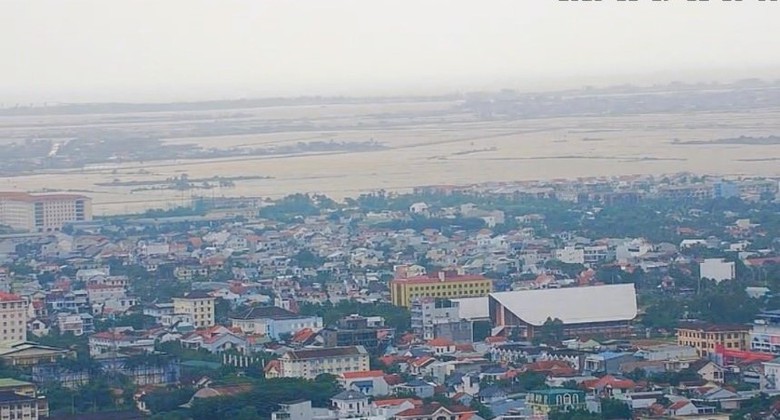 Mưa lũ tại Huế, Quảng Trị l&agrave;m 6 người chết v&agrave; mất t&iacute;ch, nhiều nơi đang ngập s&acirc;u - Ảnh 1.
