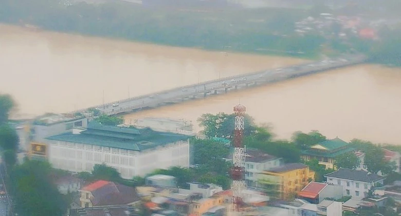 Nỗ lực th&ocirc;ng điểm sạt lở tắc đường c&ograve;n lại tr&ecirc;n đường Hồ Ch&iacute; Minh qua Thừa Thi&ecirc;n Huế - Ảnh 2.