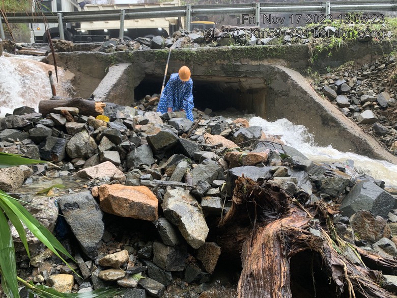 Quốc lộ 27C đ&atilde; th&ocirc;ng xe hai l&agrave;n sau sạt lở tr&ecirc;n đ&egrave;o Kh&aacute;nh L&ecirc; - Ảnh 6.