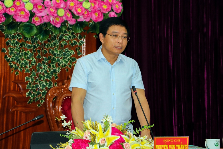 Bộ trưởng Bộ GTVT: Đẩy nhanh thủ tục, sớm đưa c&aacute;t về c&ocirc;ng trường cao tốc - Ảnh 1.