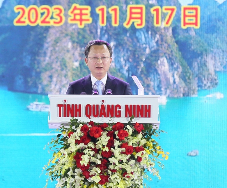 Vạn du kh&aacute;ch, người d&acirc;n dự Lễ hội Hokkaido ở th&agrave;nh phố b&ecirc;n bờ vịnh Di sản Hạ Long - Ảnh 3.