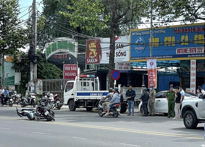 Bắt đối tượng mang s&uacute;ng v&agrave; m&atilde; tấu đi giải quyết m&acirc;u thuẫn - Ảnh 1.