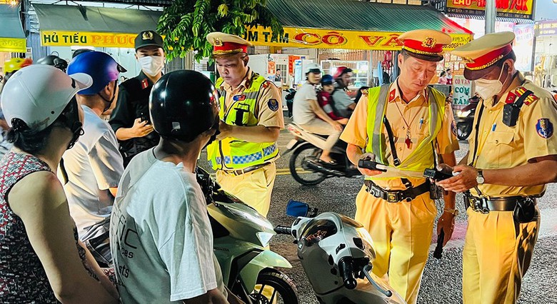 Nhiều chuyển biến tích cực trong kéo giảm tai nạn giao thông ở An Giang - Ảnh 1. Nhiều chuyển biến tích cực trong kéo giảm tai nạn giao thông ở An Giang - Ảnh 1.