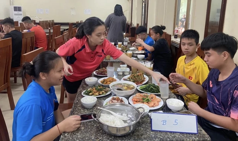 Ng&agrave;nh thể thao ch&iacute;nh thức ra &aacute;n kỷ luật vụ &ldquo;bữa ăn 800 ngh&igrave;n&rdquo; vẫn k&ecirc;u đ&oacute;i - Ảnh 1.