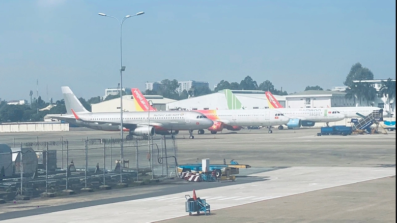 T&acirc;n Sơn Nhất sắp tho&aacute;t cảnh nghẽn đường lăn, s&acirc;n đỗ nhờ "g&oacute;i thầu v&agrave;ng" - Ảnh 1.