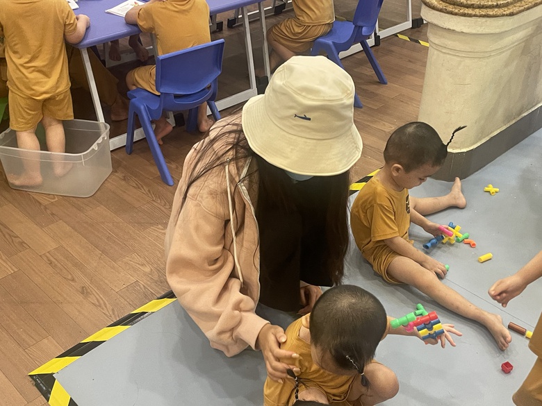 Thăm và ủng hộ trẻ em tại &ldquo;Mái ấm Chúc Từ&rdquo;