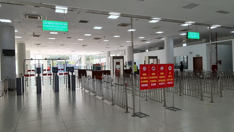 Xe du lịch tự l&aacute;i qua cửa khẩu: Hướng ph&aacute;t triển mới ở Quảng Ninh - Ảnh 2.
