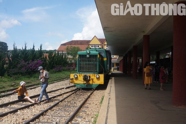 Đường sắt Đ&agrave; Lạt- Trại M&aacute;t xuống cấp nghi&ecirc;m trọng - Ảnh 1.