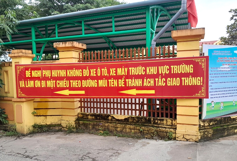 Hạn chế &ugrave;n tắc giao th&ocirc;ng giờ cao điểm nhờ m&ocirc; h&igrave;nh cổng trường ATGT  - Ảnh 2.