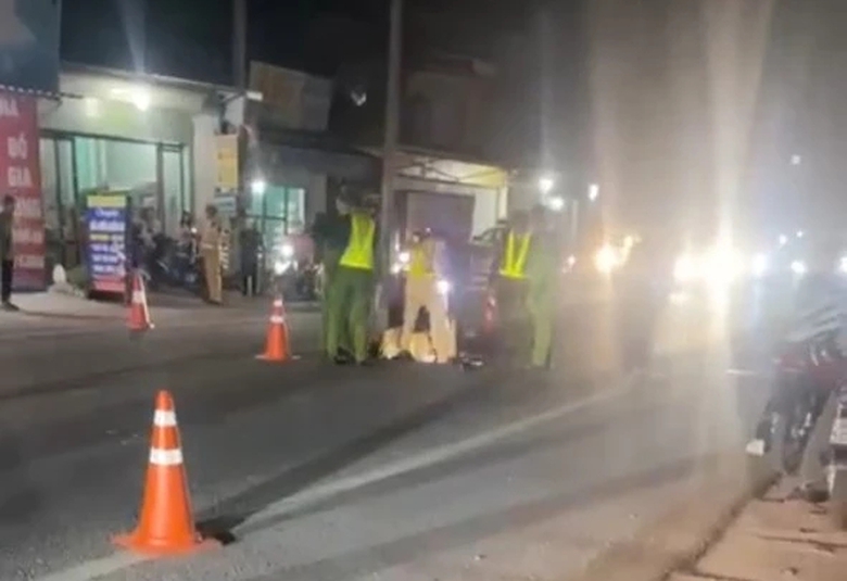 Điều tra 2 thiếu niên bỏ chạy, đâm CSGT bị thương tại Bắc Giang - Ảnh 1. Điều tra 2 thiếu niên bỏ chạy, đâm CSGT bị thương tại Bắc Giang - Ảnh 1.