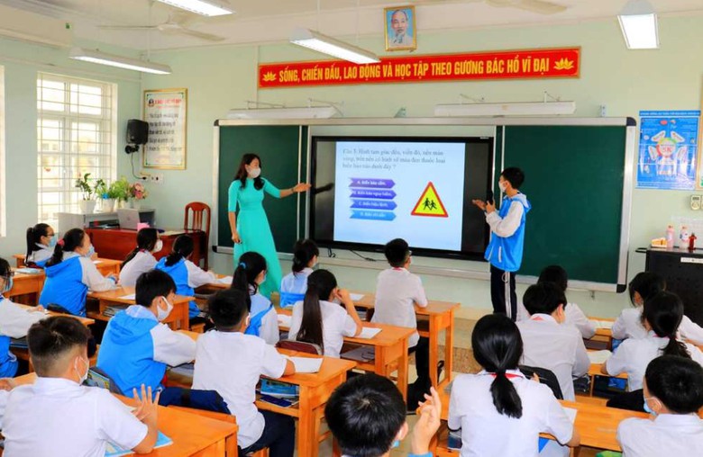 Cần lấp lỗ hổng, tránh TNGT đáng tiếc với tuổi học đường - Ảnh 2. Cần lấp lỗ hổng, tránh TNGT đáng tiếc với tuổi học đường - Ảnh 2.