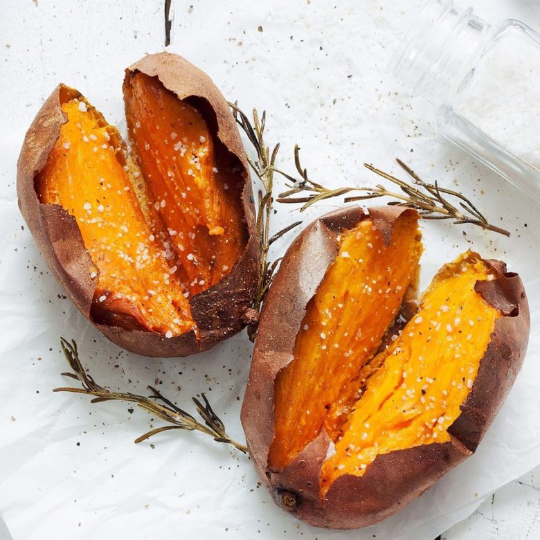 Loại củ mệnh danh &ldquo;trường thọ&rdquo;, l&agrave; nguy&ecirc;n liệu của c&aacute;c m&oacute;n ăn vặt m&ugrave;a đ&ocirc;ng - Ảnh 2.