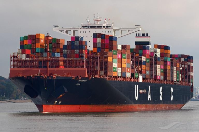 Huy động t&agrave;u nước ngo&agrave;i cứu 14 ngư d&acirc;n Việt Nam gặp nạn tr&ecirc;n biển - Ảnh 2.