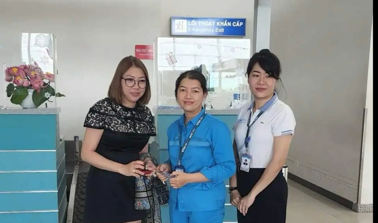 Nh&acirc;n vi&ecirc;n s&acirc;n bay Cần Thơ nhặt được kim cương gi&aacute; trị hơn nửa tỷ đồng của kh&aacute;ch - Ảnh 1.