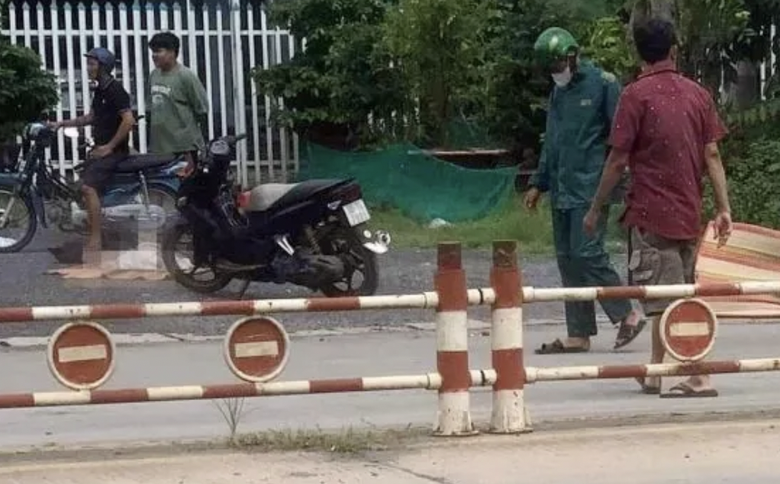 Truy tố t&agrave;i xế xe chở r&aacute;c t&ocirc;ng ch&aacute;u b&eacute; lớp một tử vong - Ảnh 1.