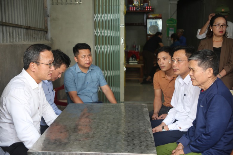 Uỷ ban ATGT Quốc gia thăm hỏi gia đ&igrave;nh c&aacute;c nạn nh&acirc;n kh&ocirc;ng may bị TNGT - Ảnh 4.
