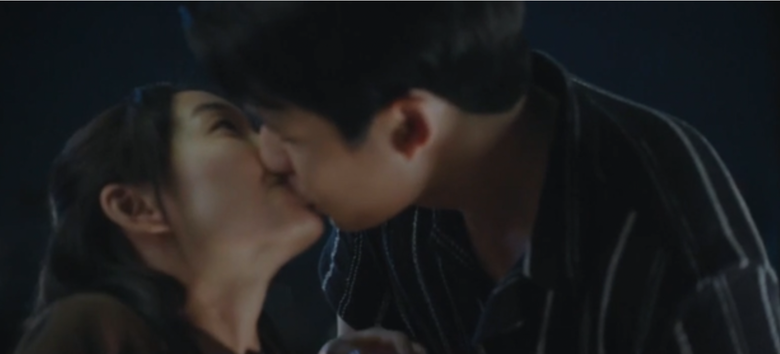 Lâm tỏ tình với Dương và nói vì nguyện vô sản vì cô. Lâm tỏ tình với Dương và nói vì nguyện vô sản vì cô.