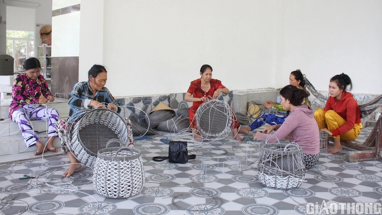 Giao th&ocirc;ng ph&aacute;t triển đưa diện mạo phum, s&oacute;c ở Bạc Li&ecirc;u ng&agrave;y c&agrave;ng khởi sắc - Ảnh 2.