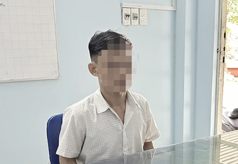 Giả sinh vi&ecirc;n l&eacute;n v&agrave;o b&atilde;i xe trường đại học lừa lấy th&agrave;nh c&ocirc;ng bốn xe m&ocirc; t&ocirc; - Ảnh 1.