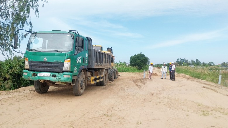 Được cấp ưu ti&ecirc;n nhưng v&igrave; sao tuyến tr&aacute;nh th&agrave;nh phố Cao L&atilde;nh (Đồng Th&aacute;p) vẫn đang chờ c&aacute;t? - Ảnh 1.