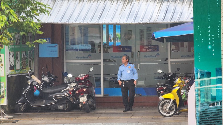 C&aacute;c ng&acirc;n h&agrave;ng đảm bảo an ninh, an to&agrave;n v&agrave; chống cướp như thế n&agrave;o?   - Ảnh 4.