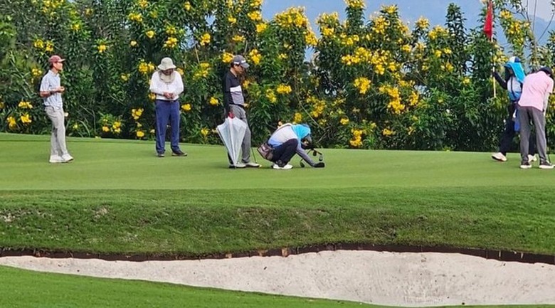 Xử l&yacute; nghi&ecirc;m vụ loạt l&atilde;nh đạo sở ở Bắc Ninh đi chơi golf trong giờ h&agrave;nh ch&iacute;nh - Ảnh 1.