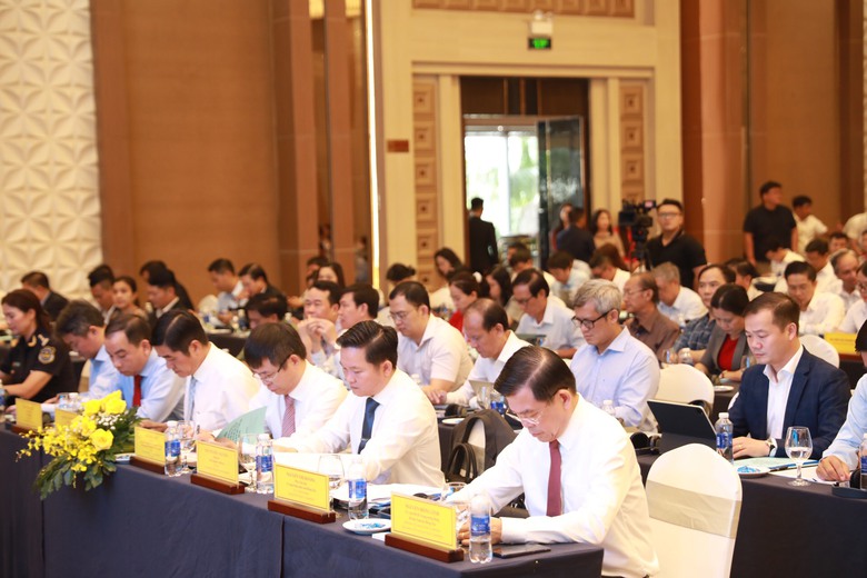 Ông Nguyễn Hồng Lĩnh: Chi phí logistics còn cao do hạ tầng giao thông chưa đồng bộ - Ảnh 4. Ông Nguyễn Hồng Lĩnh: Chi phí logistics còn cao do hạ tầng giao thông chưa đồng bộ - Ảnh 4.