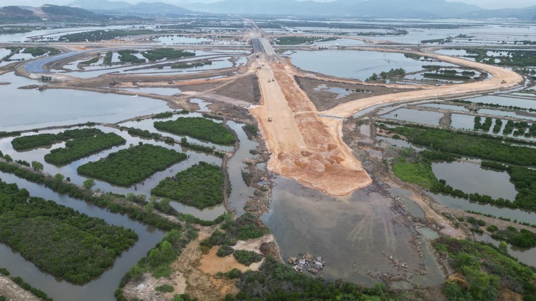 Quảng Ninh: v&igrave; sao dự &aacute;n n&uacute;t giao Hạ Long Xanh gần 1.500 tỷ đồng li&ecirc;n tục lỡ hẹn? - Ảnh 3.