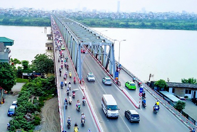 H&agrave; Nội cấm phương tiện qua cầu Chương Dương để bảo tr&igrave; ống nước - Ảnh 1.