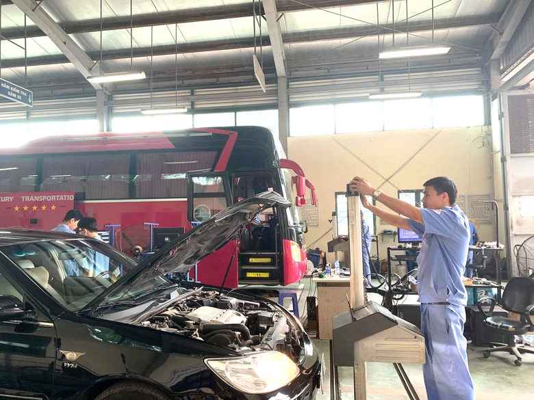 Chia sẻ dữ liệu đăng kiểm dễ dàng nhờ ứng dụng công nghệ - Ảnh 1. Chia sẻ dữ liệu đăng kiểm dễ dàng nhờ ứng dụng công nghệ - Ảnh 1.