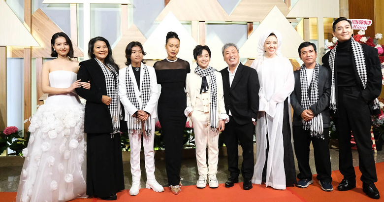 Li&ecirc;n hoan phim VN: "Tro t&agrave;n rực rỡ" thắng B&ocirc;ng sen v&agrave;ng, "Đất rừng phương Nam" tay trắng - Ảnh 6.