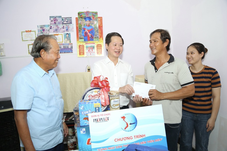 Ngăn chặn khai th&aacute;c thủy hải sản qu&aacute; mức, tận diệt - Ảnh 2.