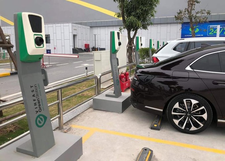 &Aacute;p gi&aacute; điện kinh doanh cho trạm sạc xe điện l&agrave; hợp l&yacute; - Ảnh 1.