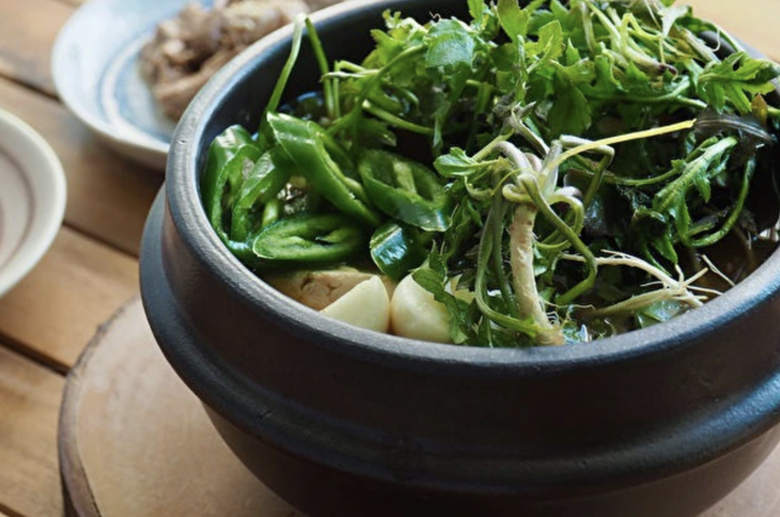 Loại rau dại mệnh danh "cỏ ti&ecirc;n", bổ mắt, dưỡng nhan, nấu g&igrave; cũng ngon - Ảnh 2.