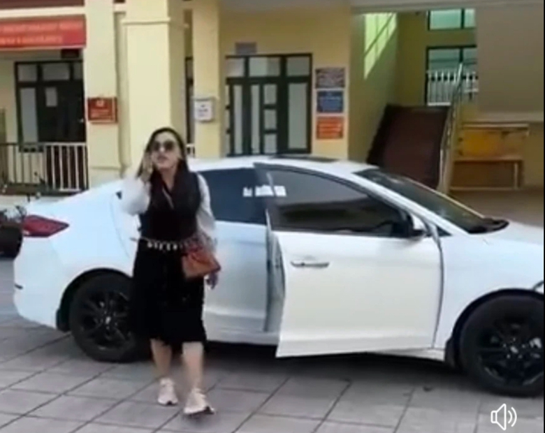 Hải Ph&ograve;ng: Người phụ nữ g&acirc;y n&aacute;o loạn trụ sở UBND x&atilde; c&oacute; biểu hiện thần kinh - Ảnh 1.