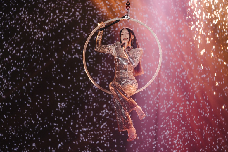 Chị đẹp 2023: Bảo Anh rơi nước mắt phải dừng chân, diva Hồng Nhung đu dây phải vào viện - Ảnh 8. Chị đẹp 2023: Bảo Anh rơi nước mắt phải dừng chân, diva Hồng Nhung đu dây phải vào viện - Ảnh 8.