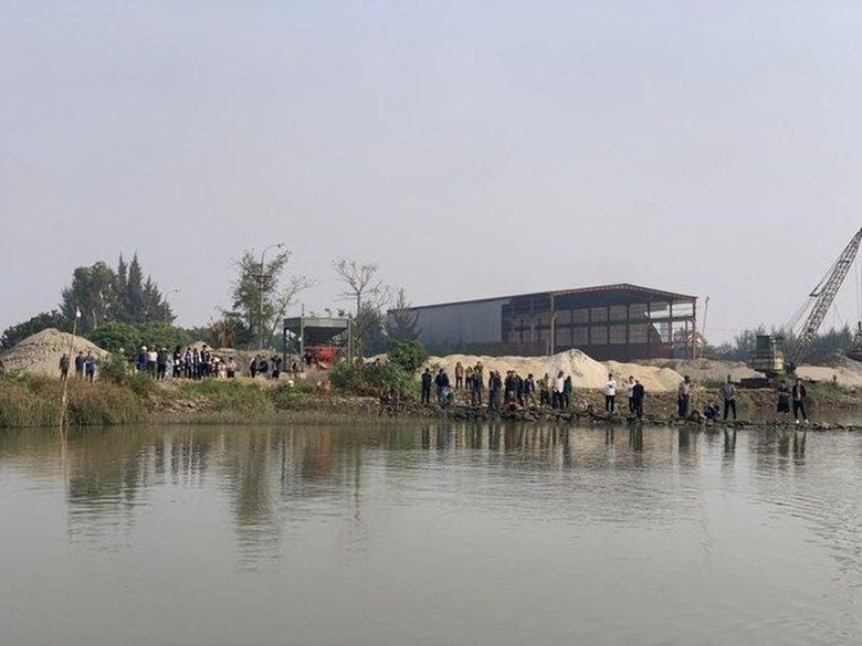 Đang t&igrave;m kiếm hai học sinh mất t&iacute;ch tr&ecirc;n s&ocirc;ng Ninh Cơ Nam Định - Ảnh 1.