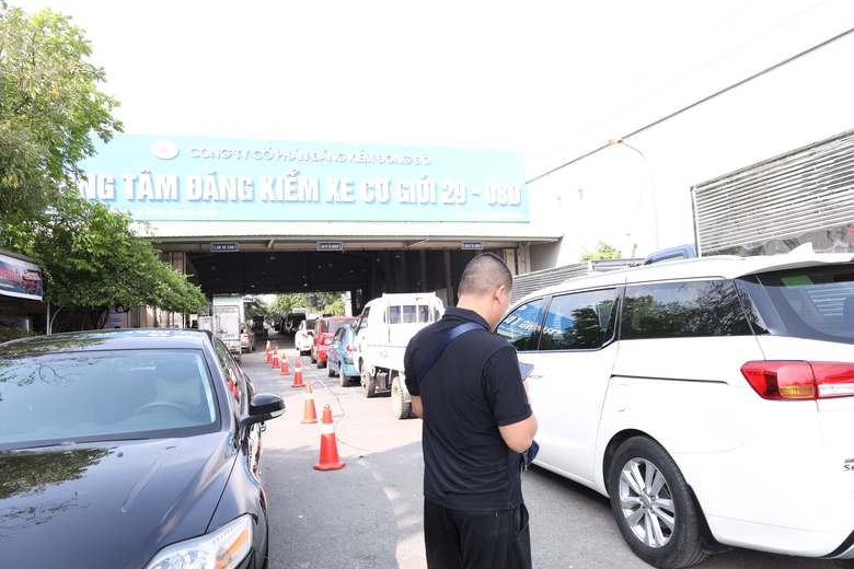  Nguy cơ qu&aacute; tải đăng kiểm th&aacute;ng cuối năm, chủ xe cần l&agrave;m g&igrave;? - Ảnh 3.