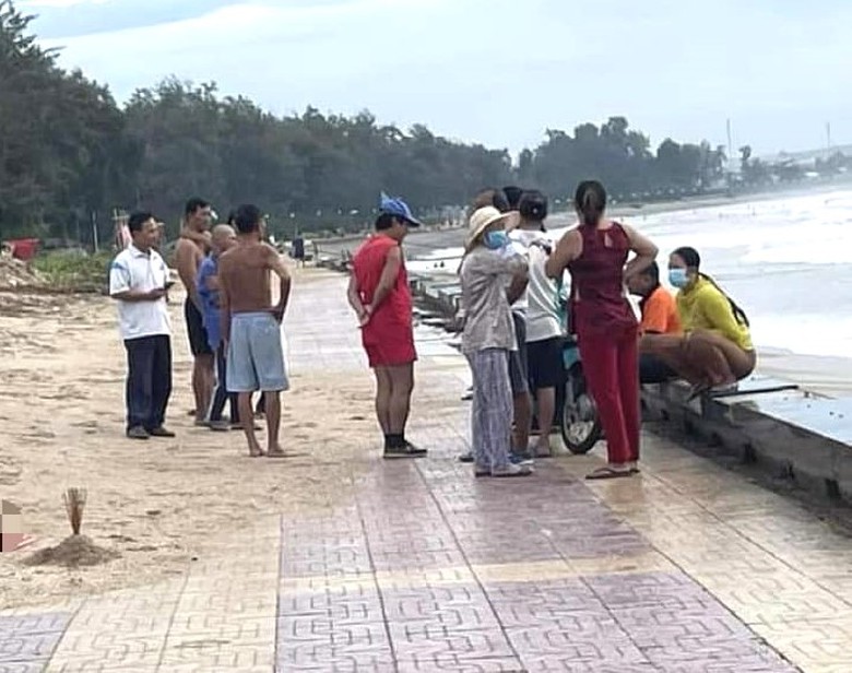 B&igrave;nh Thuận: Thi thể người đ&agrave;n &ocirc;ng 60 tuổi tr&ocirc;i dạt v&agrave;o b&atilde;i tắm Đồi Dương - Ảnh 1.