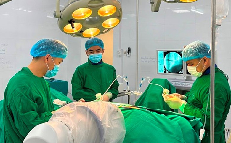 Nỗ lực chuyển giao kỹ thuật cao về cơ sở y tế tuyến dưới - Ảnh 1.