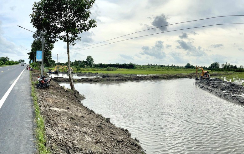 Hậu Giang: B&agrave;n giao hơn 96% mặt bằng cao tốc Ch&acirc;u Đốc- Cần Thơ - S&oacute;c Trăng - Ảnh 1.