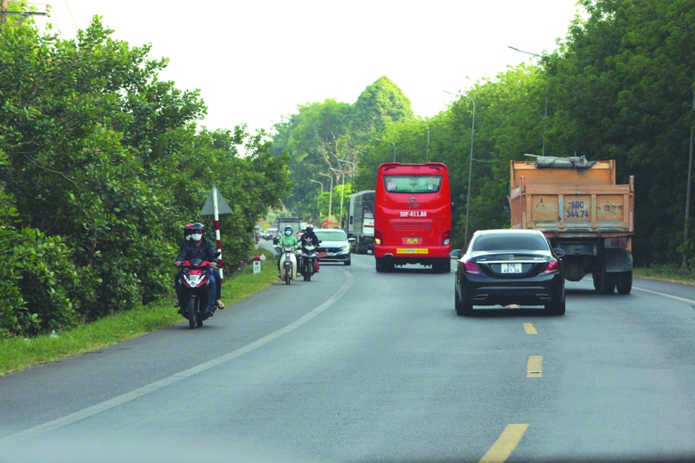 Đồng Nai: Đề xuất loạt giải ph&aacute;p ngăn tai nạn giao th&ocirc;ng tr&ecirc;n quốc lộ 20 - Ảnh 1.